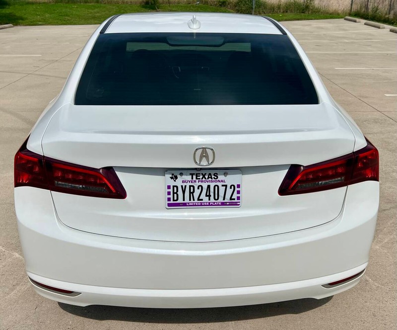 Acura TLX Vehicle Full-screen Gallery Image 04