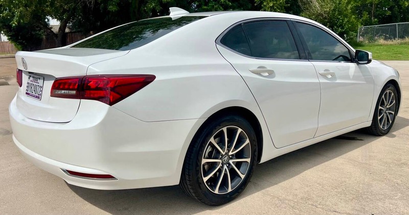 Acura TLX Vehicle Full-screen Gallery Image 05