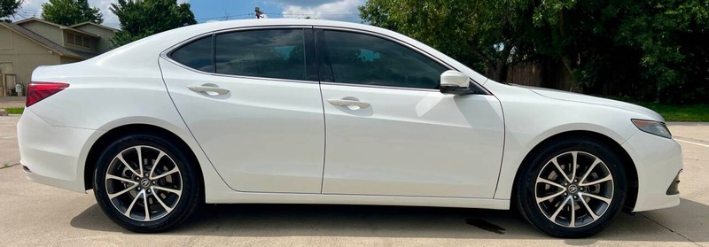 Acura TLX Vehicle Full-screen Gallery Image 06
