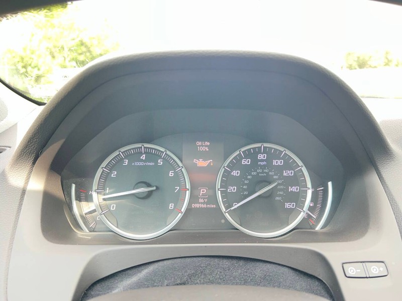 Acura TLX Vehicle Full-screen Gallery Image 18