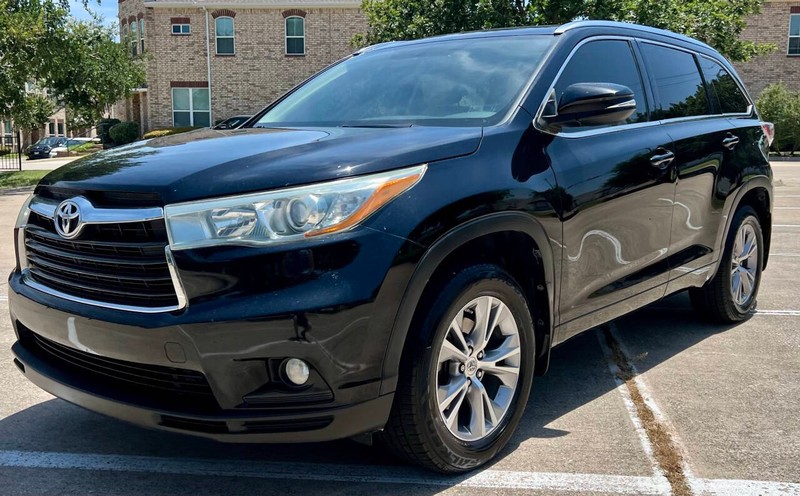 Toyota Highlander Vehicle Full-screen Gallery Image 01