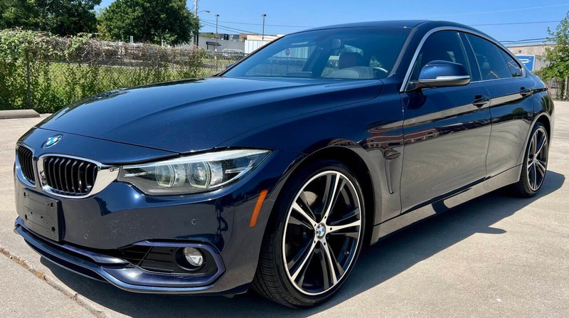 BMW 4 Series Vehicle Full-screen Gallery Image 01