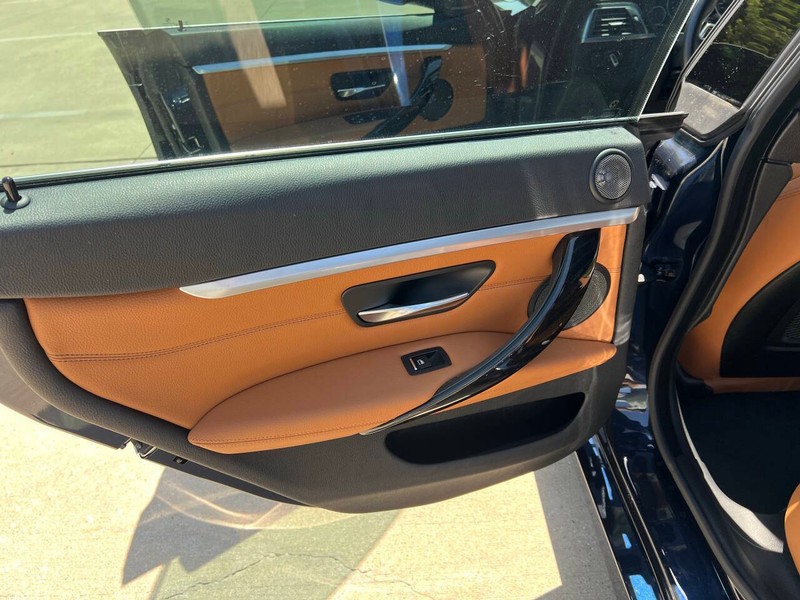 BMW 4 Series Vehicle Full-screen Gallery Image 14