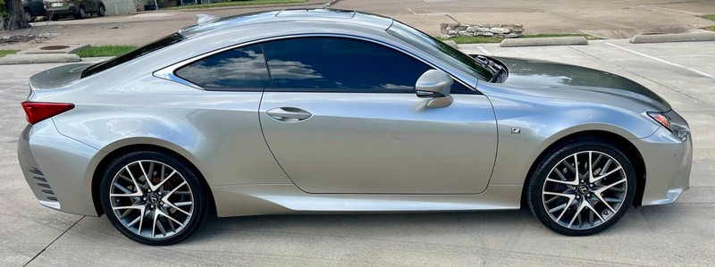 Lexus RC 350 Vehicle Full-screen Gallery Image 05