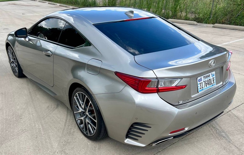 Lexus RC 350 Vehicle Full-screen Gallery Image 08
