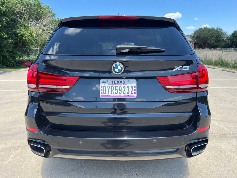 BMW X5 Vehicle Full-screen Gallery Image 05