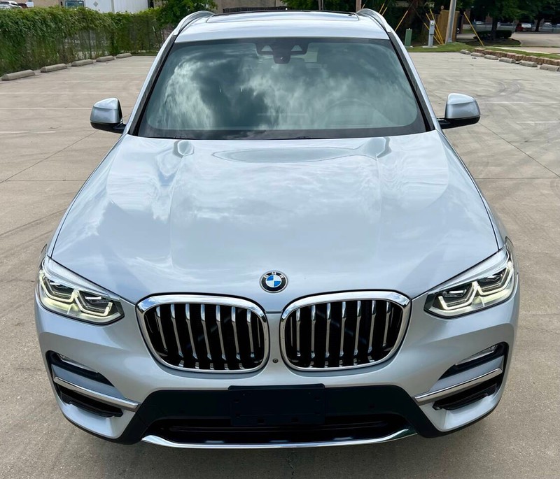 BMW X3 Vehicle Full-screen Gallery Image 03