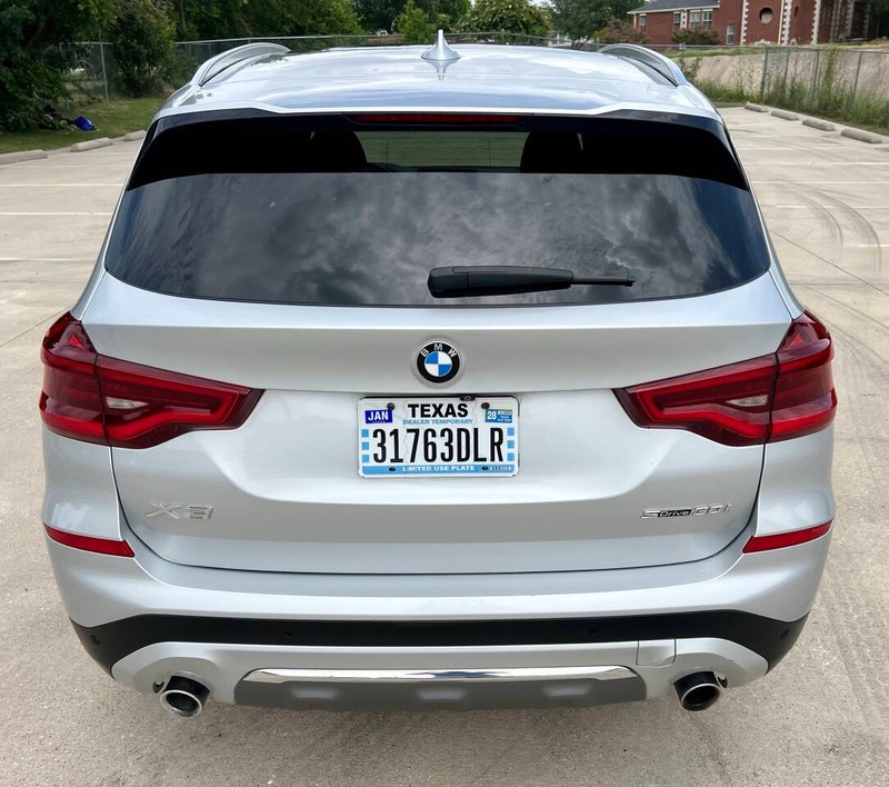 BMW X3 Vehicle Full-screen Gallery Image 05