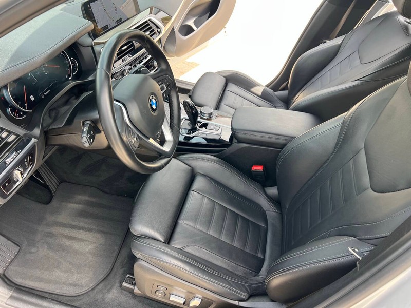 BMW X3 Vehicle Full-screen Gallery Image 08