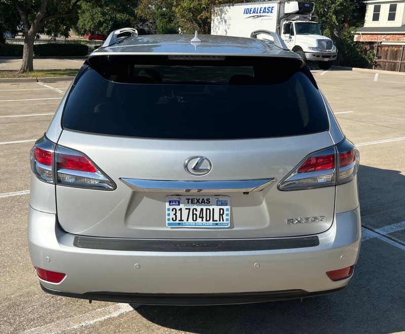 Lexus RX 350 Vehicle Full-screen Gallery Image 05