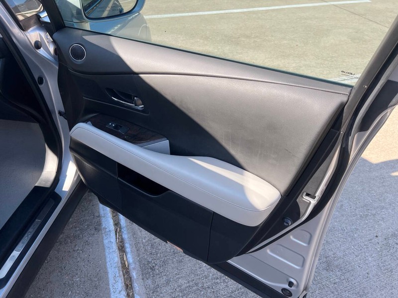 Lexus RX 350 Vehicle Full-screen Gallery Image 08
