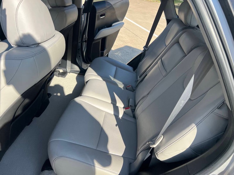 Lexus RX 350 Vehicle Full-screen Gallery Image 14