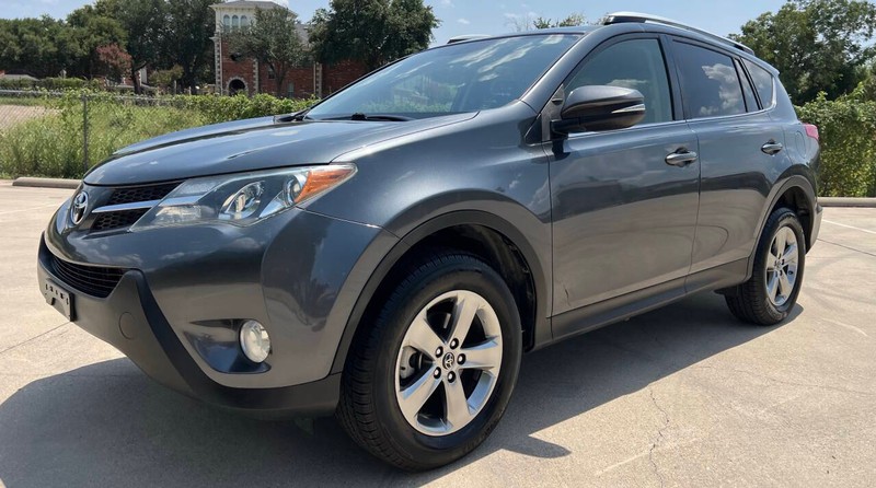 Toyota RAV4 Vehicle Full-screen Gallery Image 07