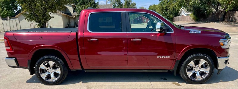 Ram 1500 Vehicle Full-screen Gallery Image 02