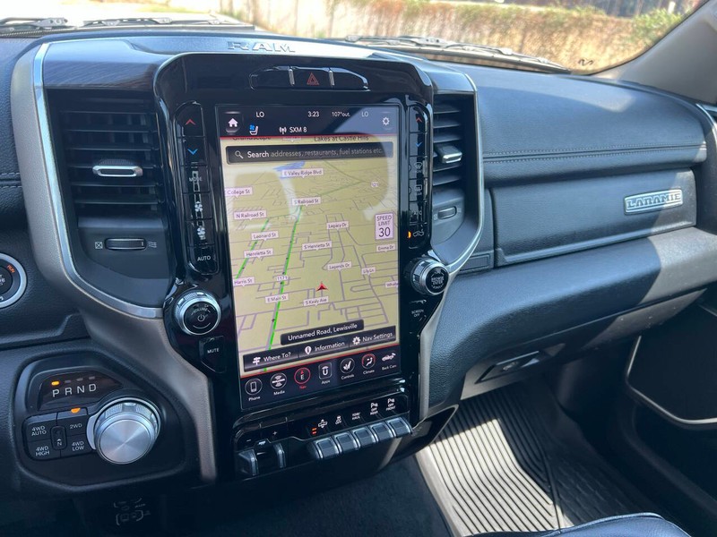 Ram 1500 Vehicle Full-screen Gallery Image 09