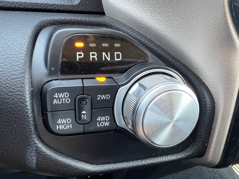 Ram 1500 Vehicle Full-screen Gallery Image 10