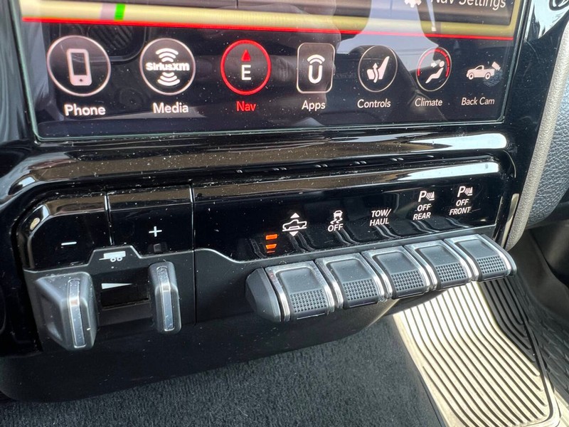 Ram 1500 Vehicle Full-screen Gallery Image 11