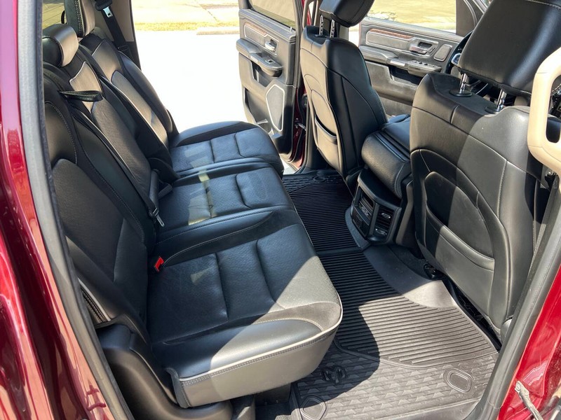 Ram 1500 Vehicle Full-screen Gallery Image 15