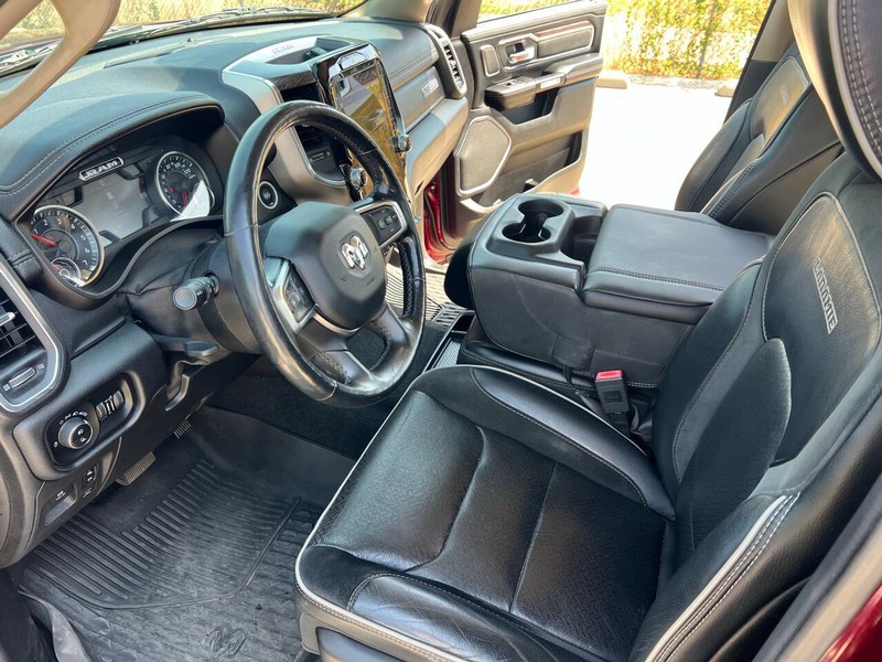 Ram 1500 Vehicle Full-screen Gallery Image 18