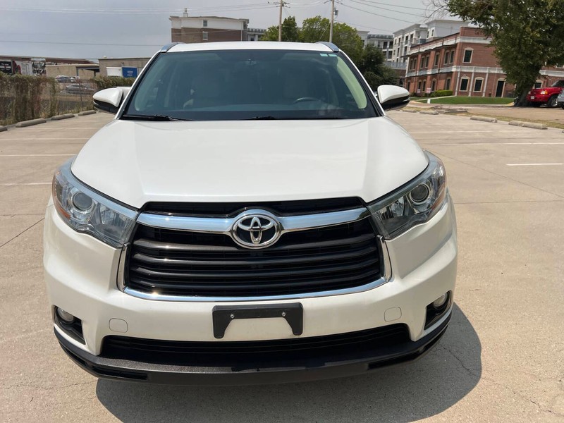 Toyota Highlander Vehicle Full-screen Gallery Image 06