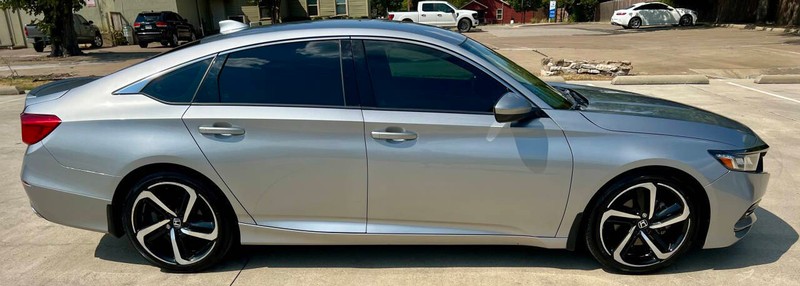 Honda Accord Sedan Vehicle Full-screen Gallery Image 02