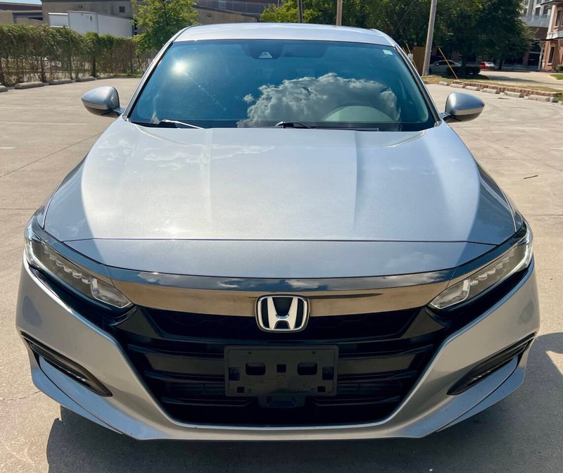Honda Accord Sedan Vehicle Full-screen Gallery Image 08