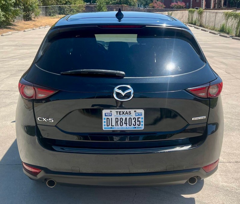 Mazda CX-5 Vehicle Full-screen Gallery Image 04