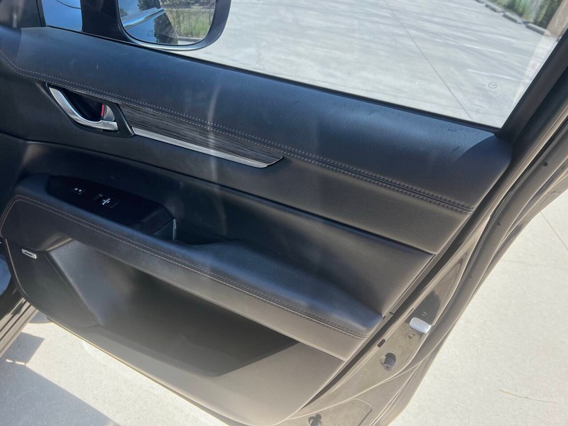 Mazda CX-5 Vehicle Full-screen Gallery Image 19