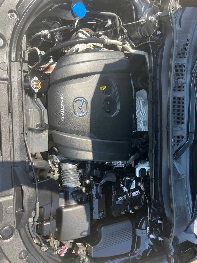 Mazda CX-5 Vehicle Full-screen Gallery Image 21