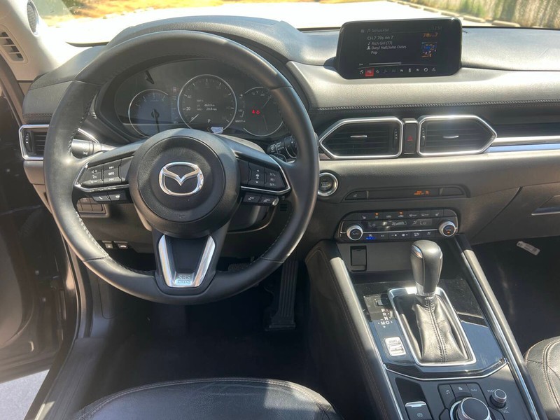 Mazda CX-5 Vehicle Full-screen Gallery Image 24