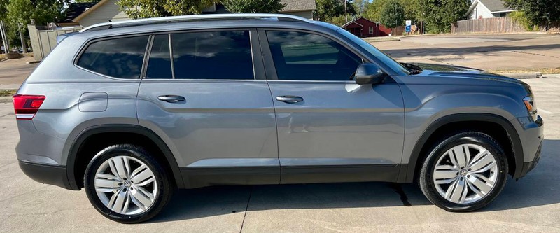 Volkswagen Atlas Vehicle Full-screen Gallery Image 03