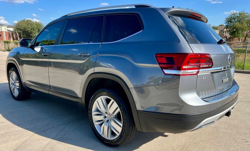 Volkswagen Atlas Vehicle Full-screen Gallery Image 05