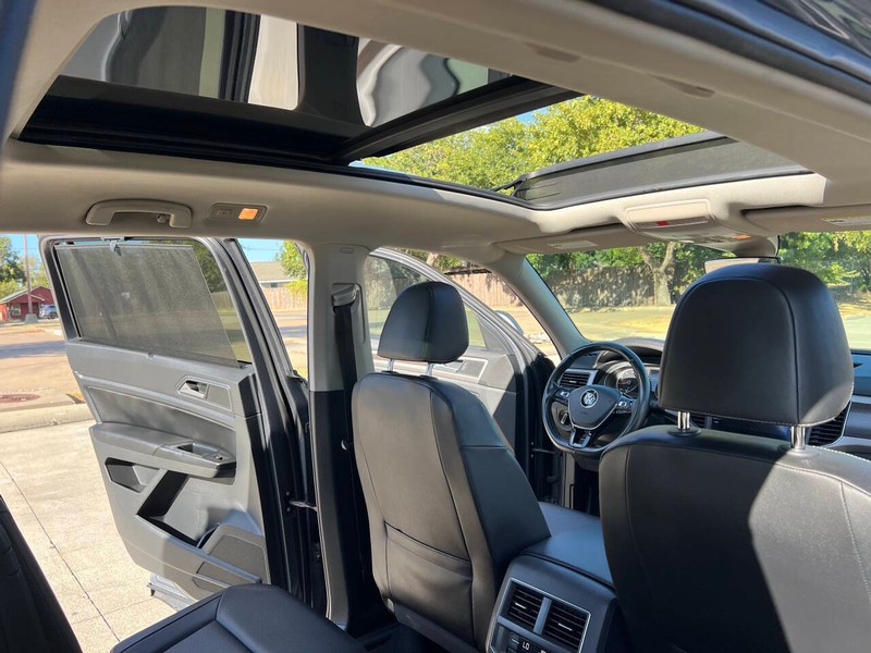Volkswagen Atlas Vehicle Full-screen Gallery Image 09