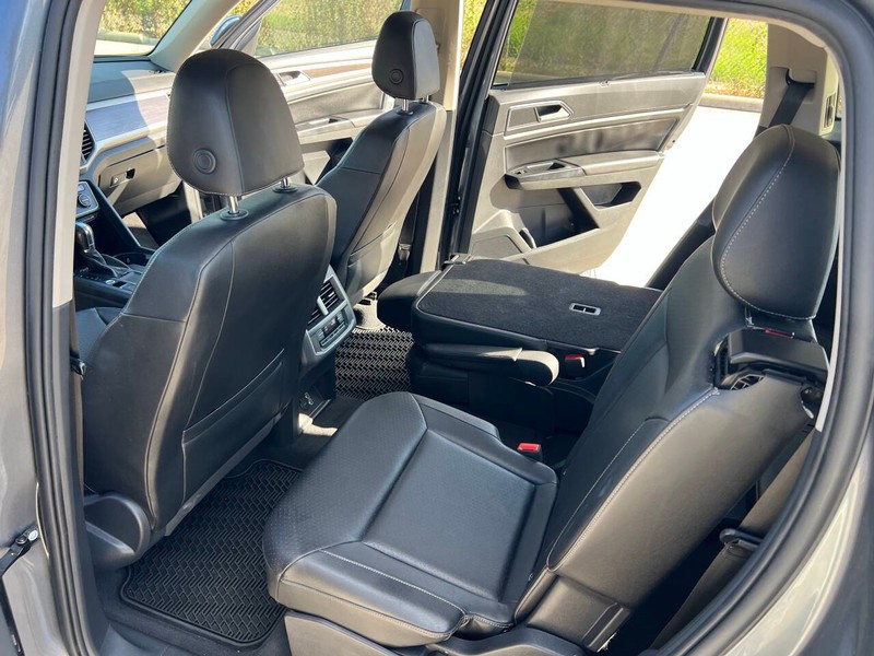 Volkswagen Atlas Vehicle Full-screen Gallery Image 14