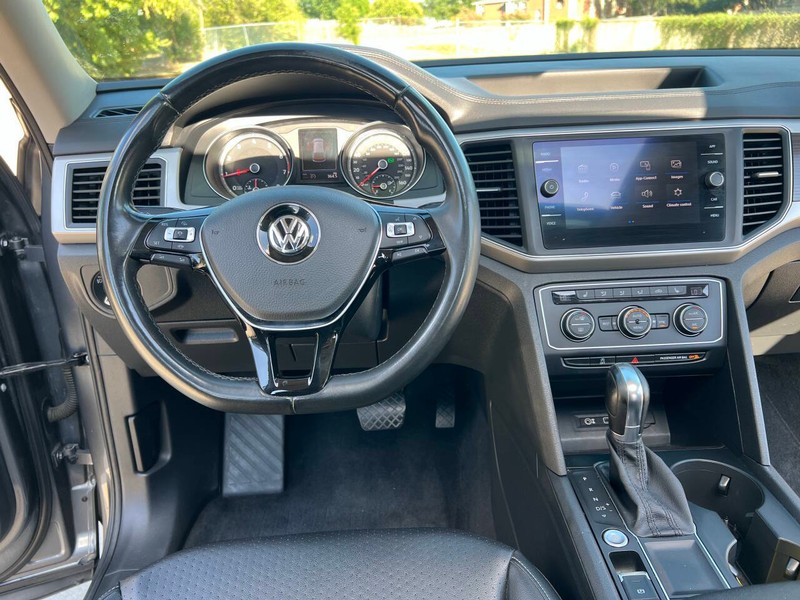 Volkswagen Atlas Vehicle Full-screen Gallery Image 22
