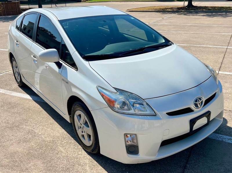 Toyota Prius Vehicle Full-screen Gallery Image 07
