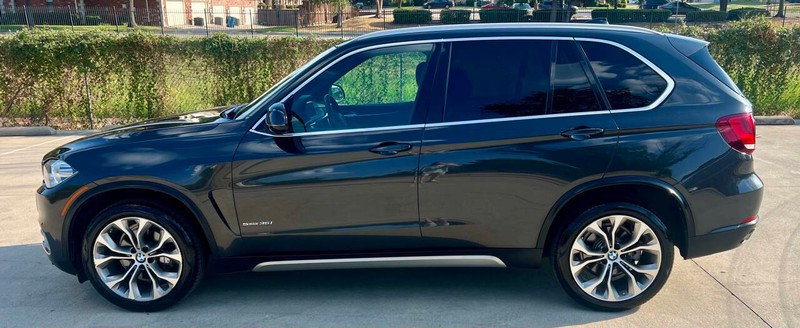 BMW X5 Vehicle Full-screen Gallery Image 05