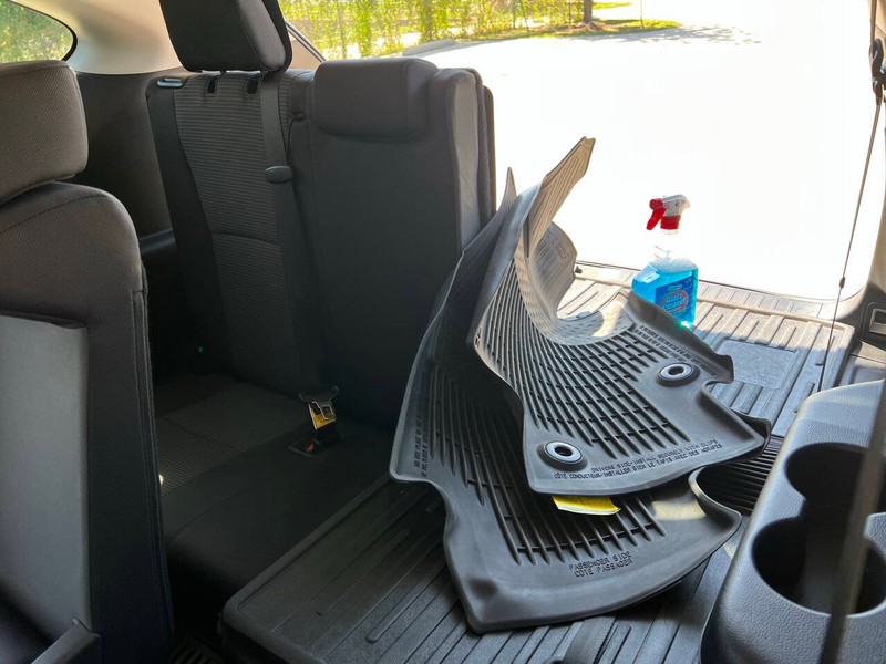 Toyota Highlander Vehicle Full-screen Gallery Image 15
