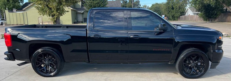 Chevrolet Silverado 1500 Vehicle Full-screen Gallery Image 02