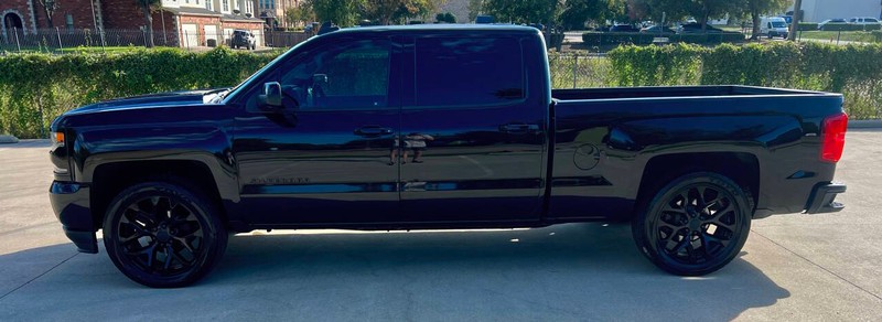 Chevrolet Silverado 1500 Vehicle Full-screen Gallery Image 06