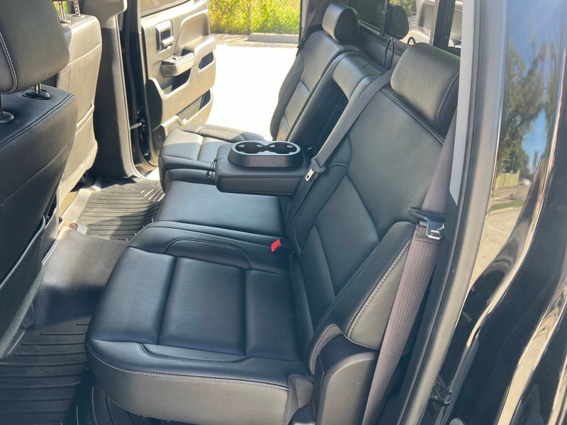 Chevrolet Silverado 1500 Vehicle Full-screen Gallery Image 14