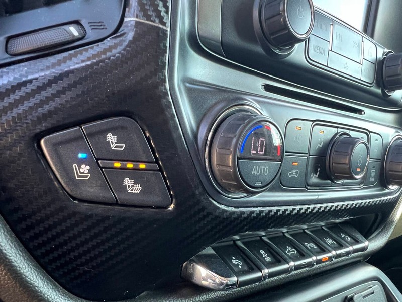 Chevrolet Silverado 1500 Vehicle Full-screen Gallery Image 17