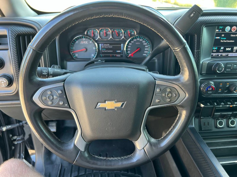 Chevrolet Silverado 1500 Vehicle Full-screen Gallery Image 19