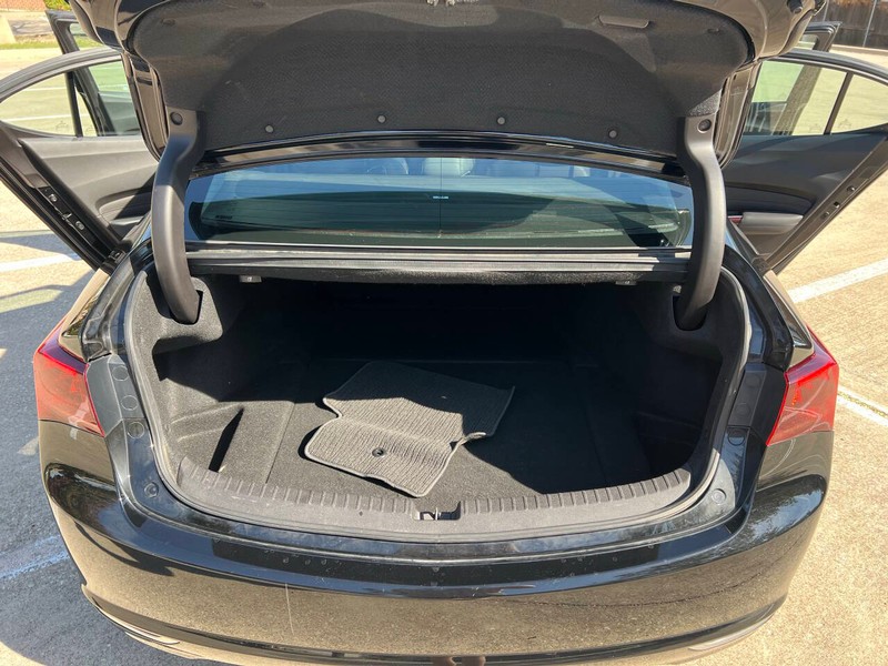 Acura TLX Vehicle Full-screen Gallery Image 08