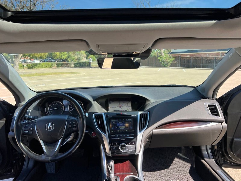 Acura TLX Vehicle Full-screen Gallery Image 15