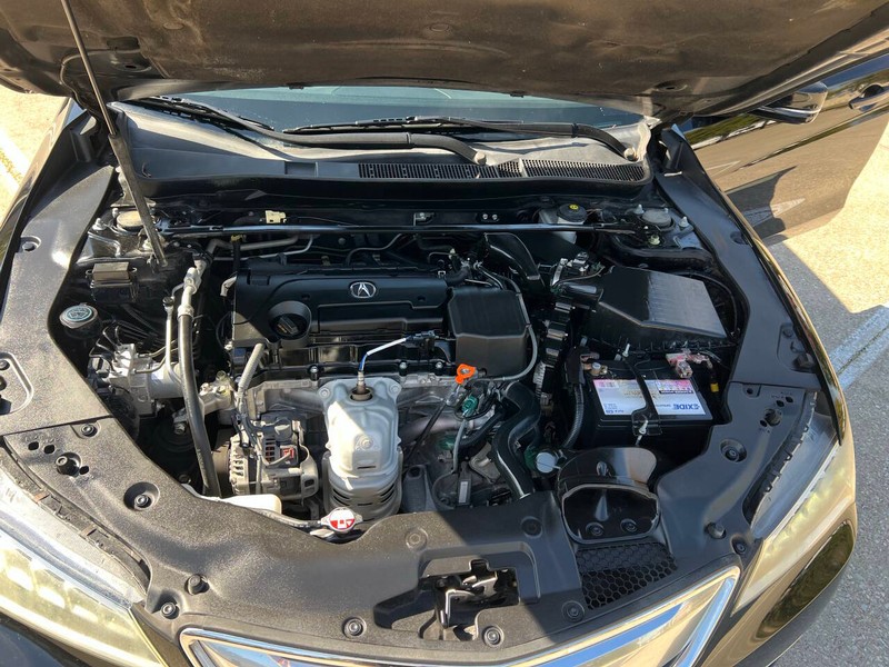 Acura TLX Vehicle Full-screen Gallery Image 21