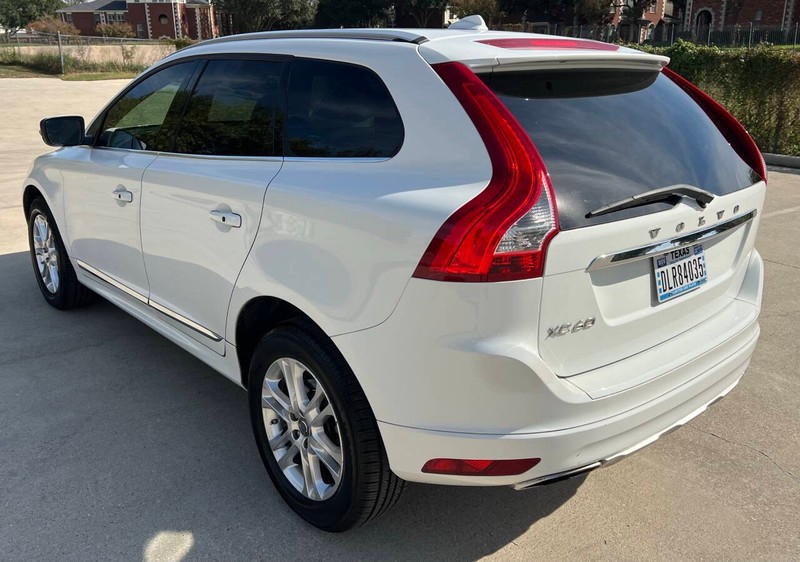 Volvo XC60 Vehicle Full-screen Gallery Image 04