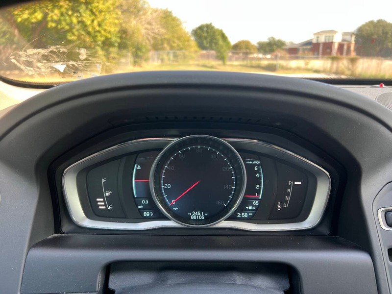 Volvo XC60 Vehicle Full-screen Gallery Image 19