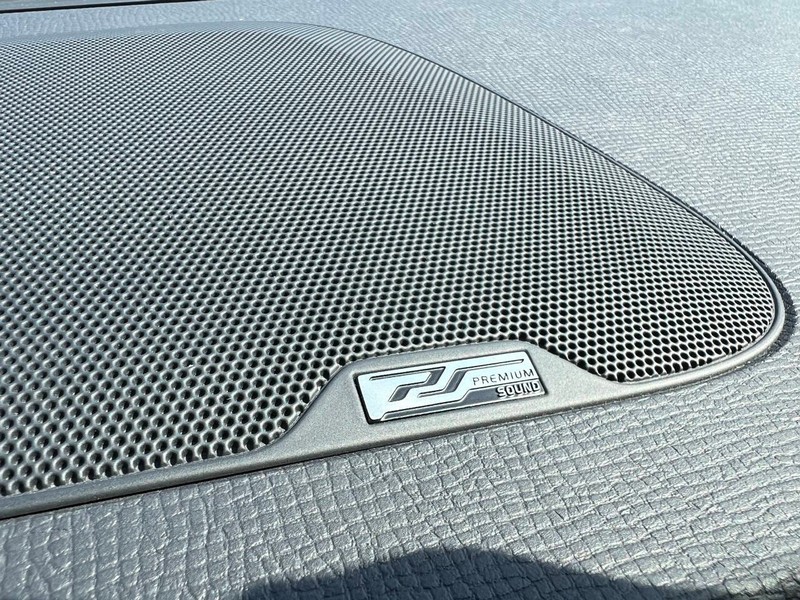Volvo XC60 Vehicle Full-screen Gallery Image 20
