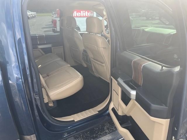 Ford F-150 Vehicle Full-screen Gallery Image 13